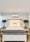 Downstairs Studio style apartment on the River - Wifi