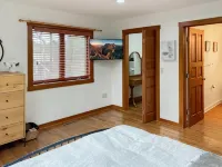 3-Br Oak Bluffs Retreat Near Towns & Beaches Hotels in Oak Bluffs