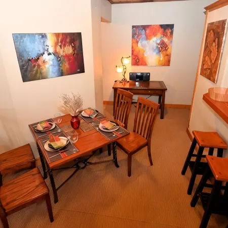 Casa Big Sky - Two Bed Apt in Large Private Home on Groomed Ski Trail