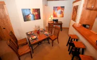 Casa Big Sky - Two Bed Apt in Large Private Home on Groomed Ski Trail - Chalets