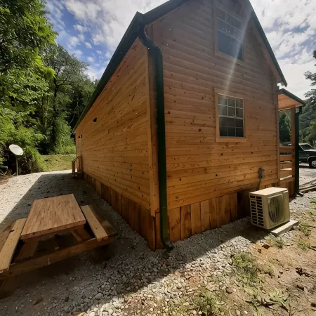 Peaceful cabin in the center of riding country!