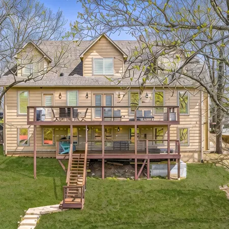 New Luxury Water Front Oasis with New Private Dock & Hot Tub!!