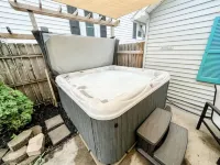 Love Shack Private Hot Tub  Steps to Jet/Town - 4-Star