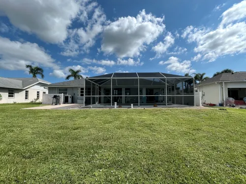 Vacation in Paradise on the Canal w/Heated Pool and minutes to the Beach!! - Jacuzzi