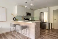 Modern 2 Bedroom 2 Bath Apartment in Heart of Quincy