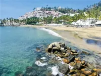 Incredible Ocean Front Condo with Amazing Views at Condomios Playasol Las Hadas