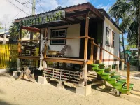 Gumbo Limbo's Dreaded Grape Cabana - Steps from Ocean, Free Bikes, Free WiFi - Bungalows