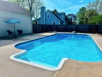 Madison Poolside Parlour - Pools