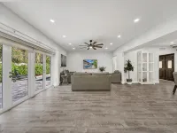 6Bed 4Bath Villa - Pool - Garage - Close to Beach