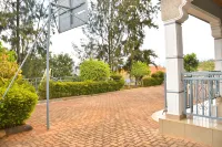 Cozy Double Room with Workspace and Private Bath in Kigali - บังกะโล