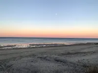 Cape Cod Loft - Near Beaches & Canal Ξενοδοχεία στην πόλη Bourne