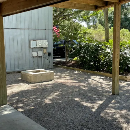 Modern 2 Bedroom with Quick Walk to the Beach, Pet Friendly