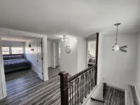 Lake Front, Family fun- Sleeps 8, Newly modern remodeled 3bed/2bath private dock