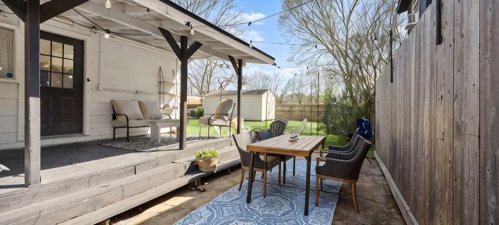 Charming Cottage in Old Town Tomball -walk to shopping and restaurants Hoteles en Tomball
