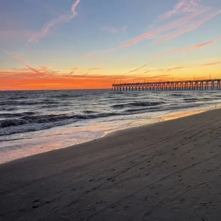 Deacon on Dolphin! Quaint 3rd Row Beach House with Ocean Views!