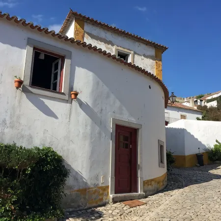 Charming house inside walls of Óbidos