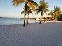Island Paradise with private beach & private bay sunset views. - Bungalows