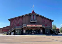 3BDRM Home in Historic Fort Peck, walk to Summer Theatre, Ft. Peck Hotel