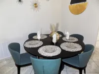 Spacious New Refurnished and Decorated 5-Bedrooms Mickey Mouse Pool House - مسبح