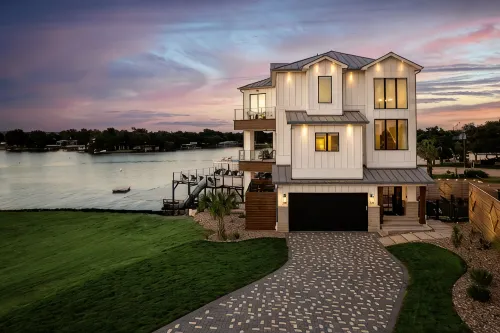 Luxurious Lake Retreat: Sleeps 18, King Suites, Pool, Slide, Sun Deck, Elevator - 4-Star
