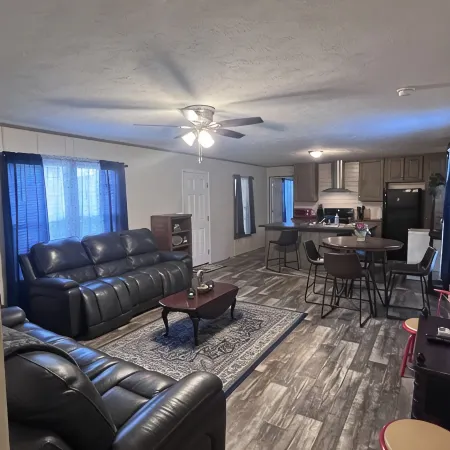 Cozy 3 Bedroom 2 Full bathroom Home located minutes from Historic Downtown.