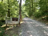 Tiny home only 1 mile from Vogel State Park! The Gray Loft Reece Farm Village