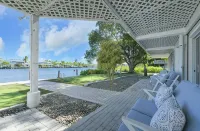 Waterfront Home, 200ft Dock, Gulf Access, Kayaks, Bicycles, Mini Golf, Game Room