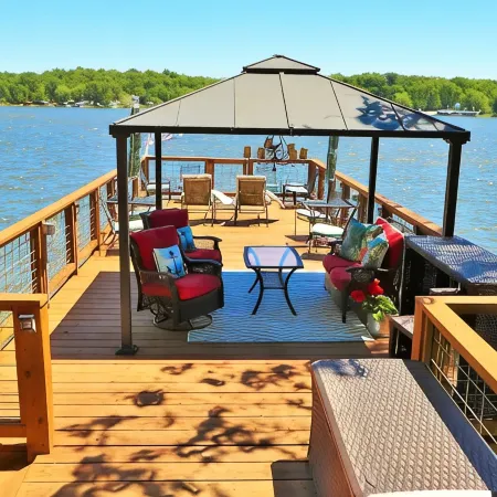 Tranquil Lake Cottage