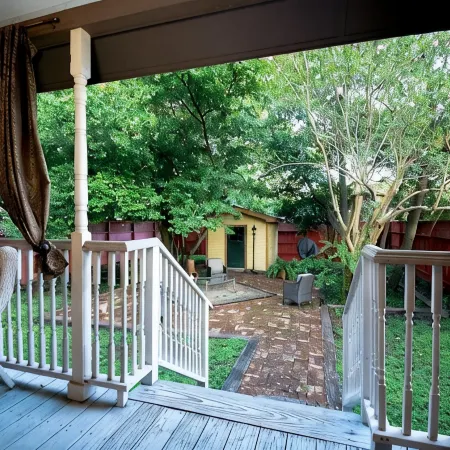 Downtown, Free wine, Courtyard, Porches, 1885, Keyless, Private