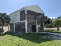 Fisherman's access and relaxation in a 2BR 2BA on River with Dock, Pet friendly!