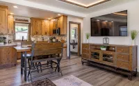 Beautiful NEW home close to downtown Cody! Sleeps up to 8.