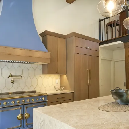 Maison de Blue et Blanc, Exquisite Home Close to Town, Campus, & Beaver Stadium