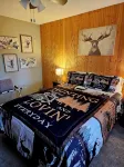 Beautiful 4+ Bedroom Home on Deer Mountain. Hot Tub/ Wifi. Ample Parking, Garage - Boutique