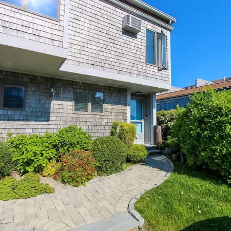 Amazing townhouse in oceanfront resort, pool, beach