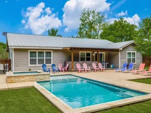 4BDRM W/Private Pool & Hot Tub - Walk to Town Square, Minutes to Wineries!