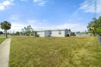 Nestled in North Port.  Updated 2 Bed / 1 Bath. - 3-Star