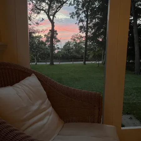 East Hampton: Chic 4 bed, Water Views, Walk to Beach, 5 min drive to Amagansett