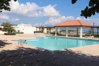 Bayfront Budget Friendly 2 Bedrooms and 2 Bathrooms Apt in Gated Community Các khách sạn ở 