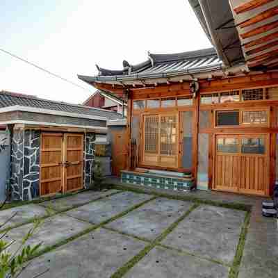 Guma Modern Hanok Hotel Exterior