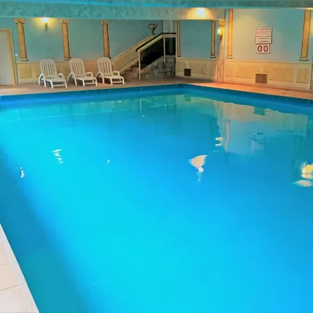 Spacious beach apartment in a quiet location with pool and sauna