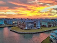 Best Views on the Island! Oceanfront, Sunsets, Boat Dock, Elevator, Pool, Fish!