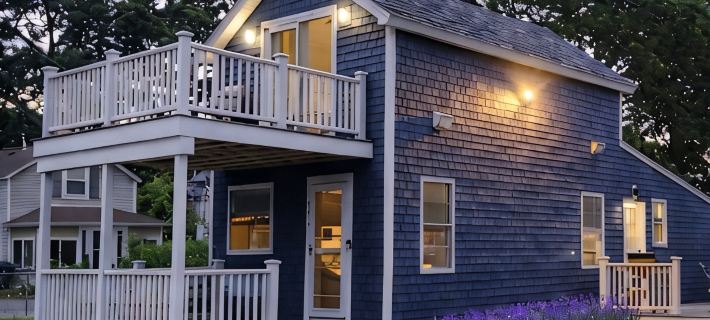The Loft at Oakland Beach Ask About Off-season Discounts 5 min from Airport. Hotels in Warwick