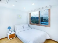 The Naeun Stay Hotels near Soesokkak