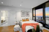 Highrise Skyline Spectacular View Luxury 2B2B1P - balcony