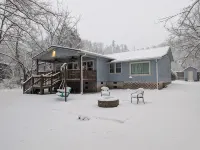 Nov Openings!! Enjoy the Creek, Close to Pigeon Forge - 2 ดาว