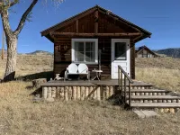 Cabin on the Rio Grande River with private fishing right outside your door - Chalets