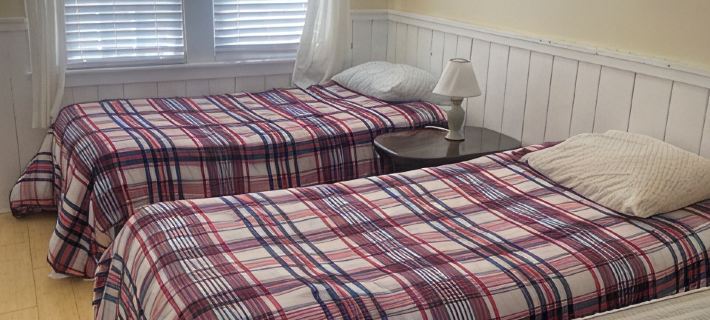 Oceanside Cottage condo next to beach 2bedroom 1bath for 4-6 people Hotels in Barnstable