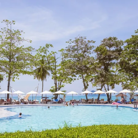 BJ Beachfront Hotel