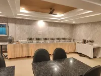 Hotel Geetha International - breakfast