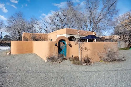 Downtown 100 Year Old Adobe - Walk to the Santa Fe Plaza & Railyard District - Condos